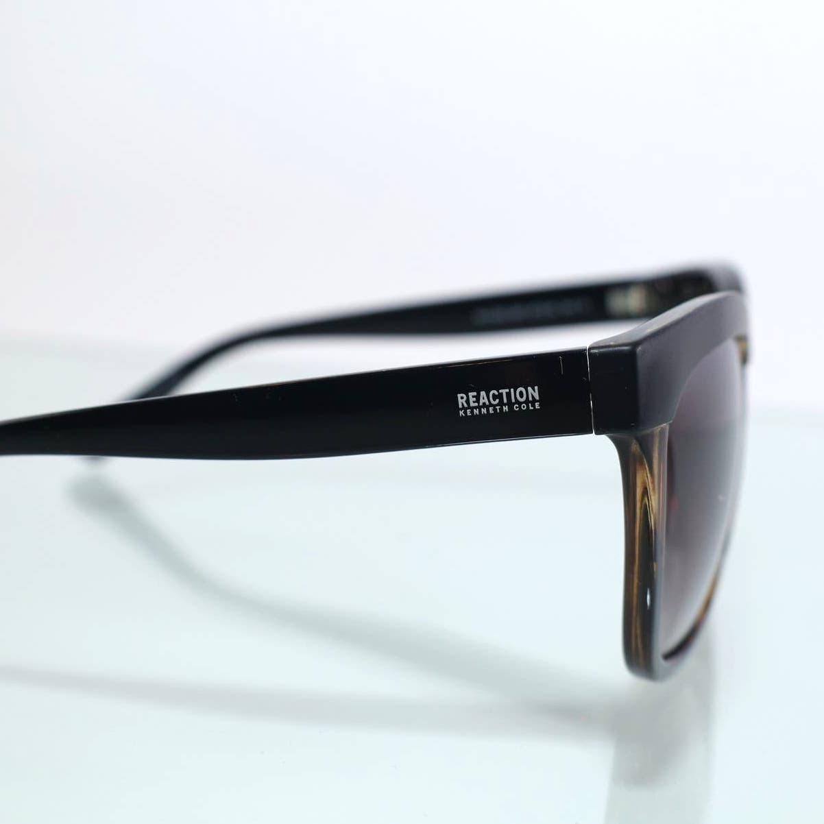 Kenneth Cole Reaction Oversized Round Sunglasses - Dark Havana/Gradient Brown