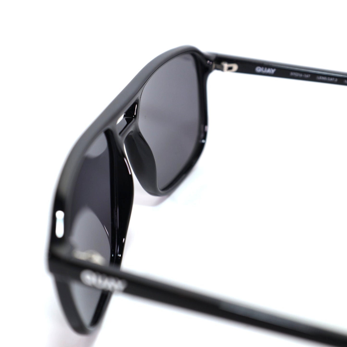 Quay Australia ON THE FLY Polarized Aviator Sunglasses - Black / Smoke