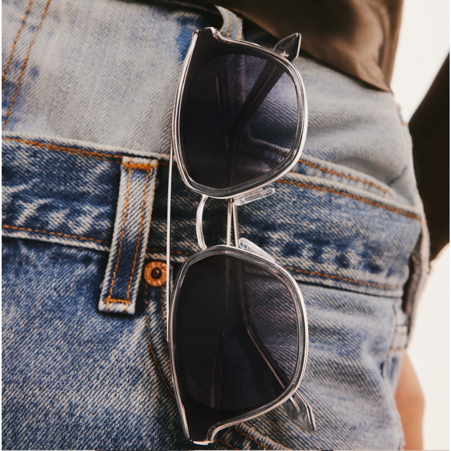 Quay Australia GETAWAY Round Metal Sunglasses - Grey/Smoke