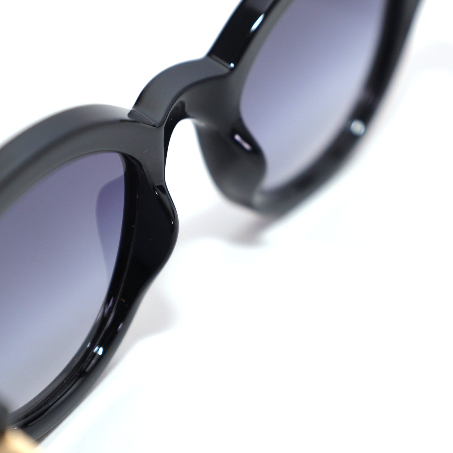 Le Specs Deja Nu Round Womens Sunglasses - Shiny Black / Grey