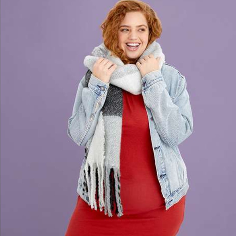 Michael Stars Classic Fringe Winter Scarf – Black / Grey Plaid